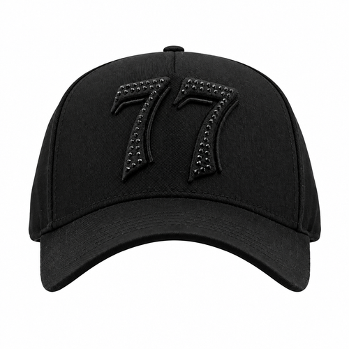 Gorra 77 sobre fondo blanco y con encuadre uniforme